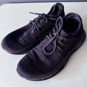 Vessi Everyday Sneakers – Black – Women’s 9 / Men’s 7.5